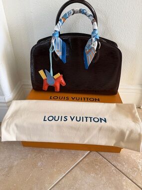 Louis Vuitton Epi Leather- Burgundy Handbag